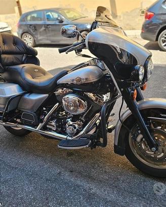 Harley-davidson Electra Glide FLHTCUI 100th annive