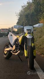 Husqvarna 701 Supermoto 2021 fake depo