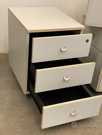 Cassettiera con rotelle