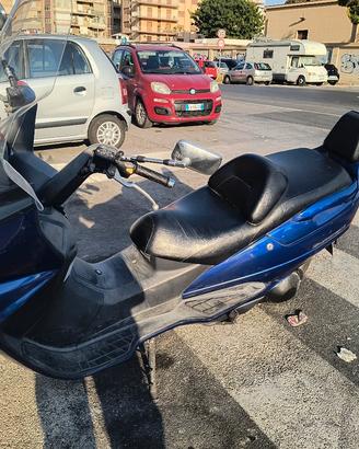 Suzuki burgman 250