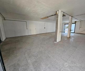 Grottaglie locale commerciale via Meda