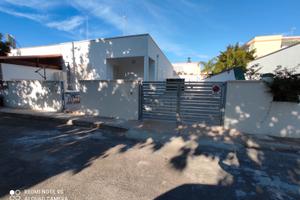 Villetta a Torre dell'Orso a pochi passi dal mare