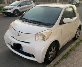 Toyota Iq