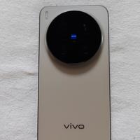 Vivo x300 pro versione Italia