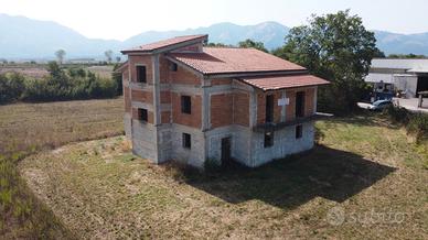 Atena Lucana Scalo - fabbricato con terreno