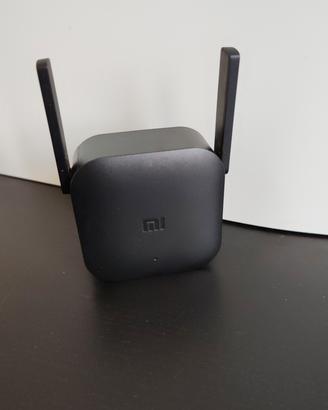 Xiaomi Mi Wi-Fi Range Extender Pro (Mod. R03).