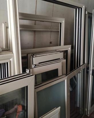 Infissi in alluminio SCORREVOLI TAGLIO TERMICO