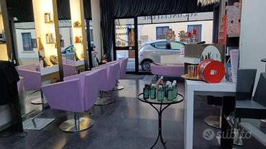 Attività / Licenza di 60 m² con 1 locale a Castel 
