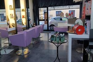 Attività / Licenza di 60 m² con 1 locale a Castel 