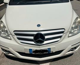 Auto Mercedes B160