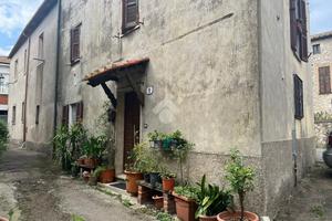 4 LOCALI A AMELIA