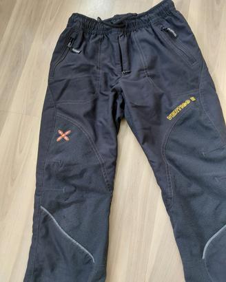 pantaloni montura 