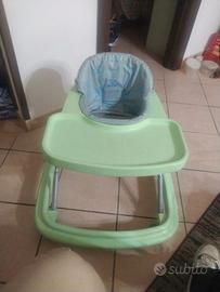 girello verde con seggiolino blu