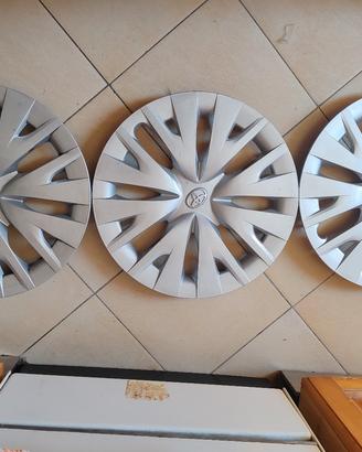 3 Borchie ruota TOYOTA originali 15" come nuove
