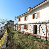 VILLETTA ACCOSTATA CON GIARDINO