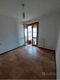 Trilocale con giardino e garage doppio a Curno