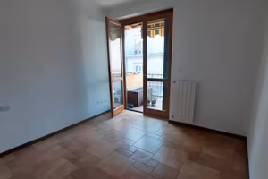 Trilocale con giardino e garage doppio a Curno
