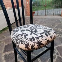 coppia di sedie vintage imbottite in bianco e nero