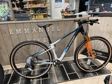 OUTLET Leecougan Innova S M XTR - fox kashima