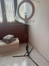 LAMPADA PROFESSIONALE TIKTOK