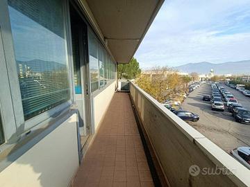 Immobile di 163 m² con 1 locale a Firenze