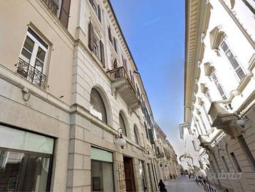 Appartamento a Novara, 4 locali