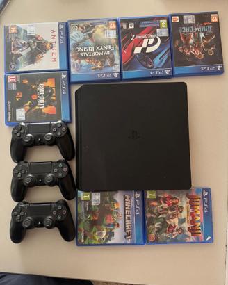 Ps4 con controller e giochi