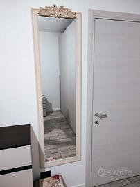 Specchio grande ed elegante