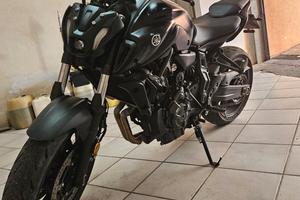 Moto Yamaha MT 07 