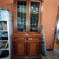 credenza piccola con vetrina 