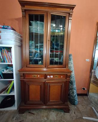 credenza piccola con vetrina 