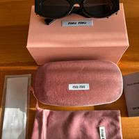 Occhiali da sole MIU MIU
