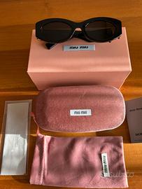 Occhiali da sole MIU MIU
