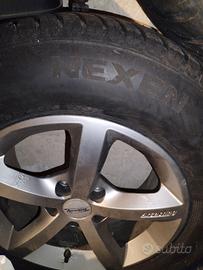  4 gomme  termiche più 4 cerchi