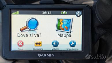 Navigatore Garmin Nuvi 40 con supporto a ventosa