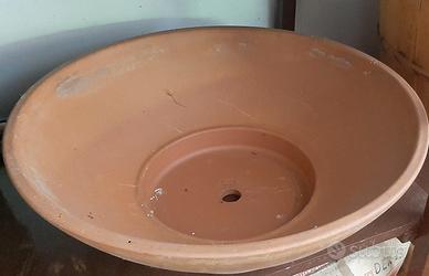Ciotola e vasi terracotta nuovi