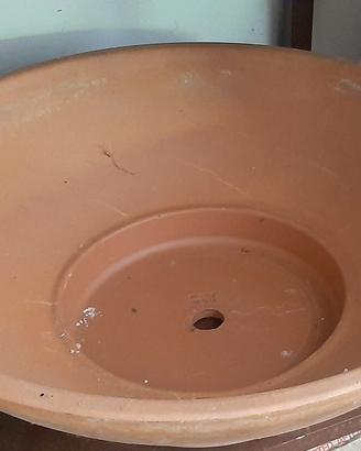 Ciotola e vasi terracotta nuovi
