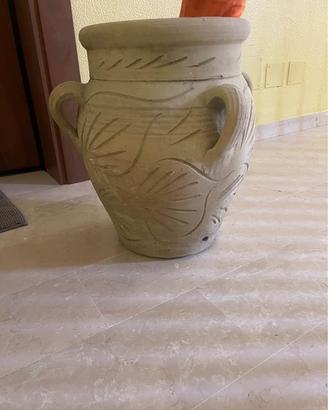 Vaso decorato con foglie