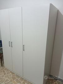 DIVANO LETTO, TAVOLO DA CUCINA + 4 SEDIE E ARMADIO