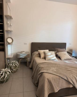 Letto matrimoniale contenitore con materasso