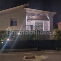 Villa libera su quattro lati