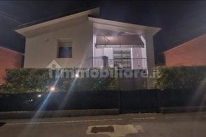 Villa libera su quattro lati