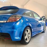Opel Astra OPC 2.0 T 240CV