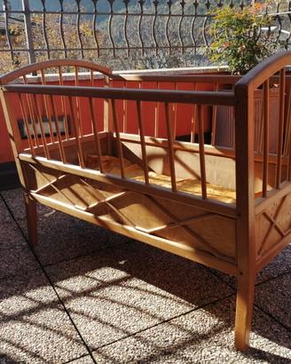 Lettino vintage, inizio 900, in legno di olmo