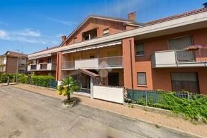 3 LOCALI A GASSINO TORINESE