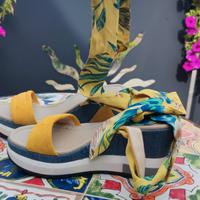 sandalo Blue giallo con tacco nero giardini 