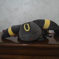 Umbreon sleeping peluche