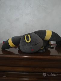 Umbreon sleeping peluche
