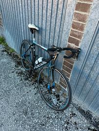 Bici da corsa focus Cayo