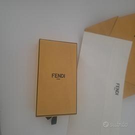 foulard Fendi nuovo con scatola cartellini.